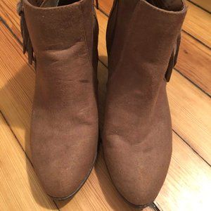 Light Brown Suede-Leather with Darling Side Tassel Fergalicious by Fergie Boots